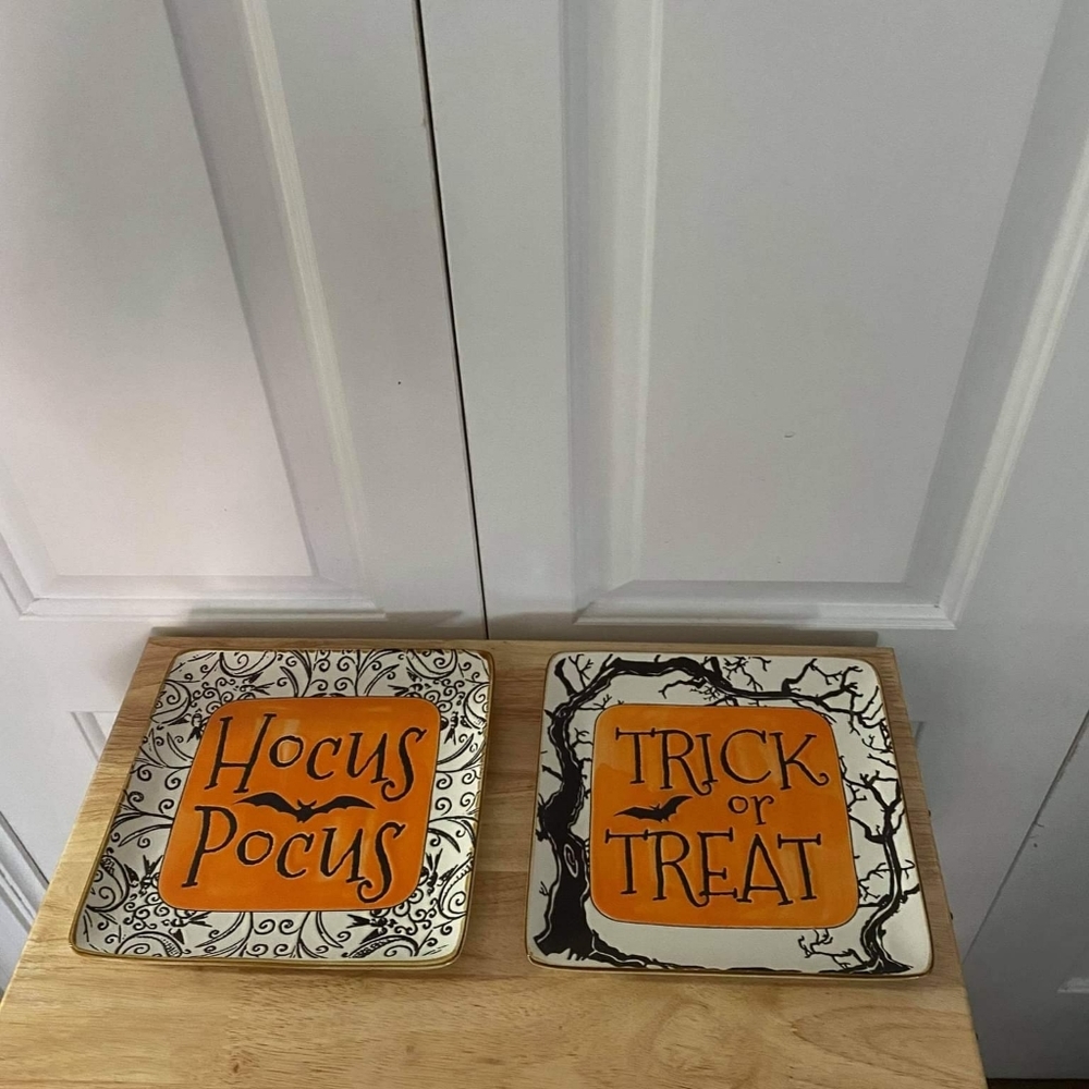 Hocus pocus/ trickor treat plates halloween/ fall